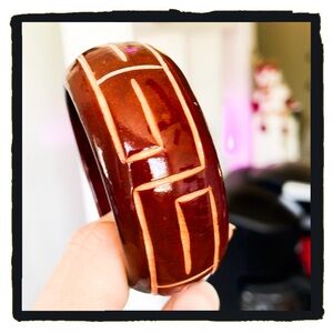💕Beautiful Vintage Lacquered Wood Bracelet Brown /Maroon colored💕